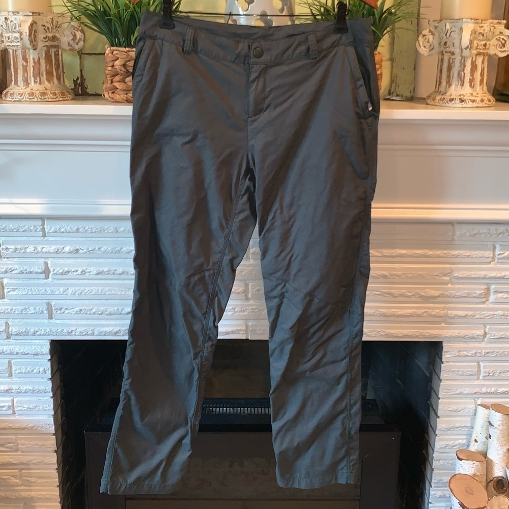 The North Face Women’s Green Nylon Casual Athletic Straight Leg Pants Size 12S